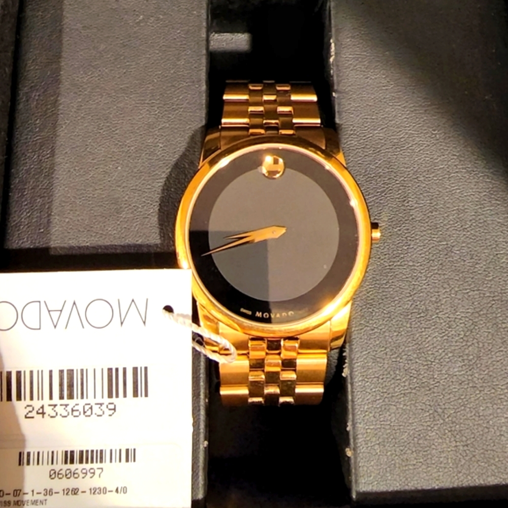 Movado Men's 0606997 Analog Display Swiss Quartz Gold Watch